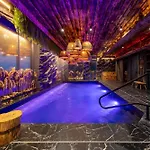 Chalet Agate &