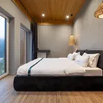 Chalet Agate & *