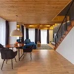 Chalet Agate & Mykulychyn